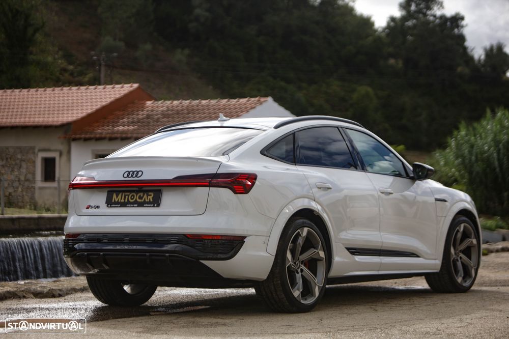 Audi SQ8 Sportback e-tron quattro - 4