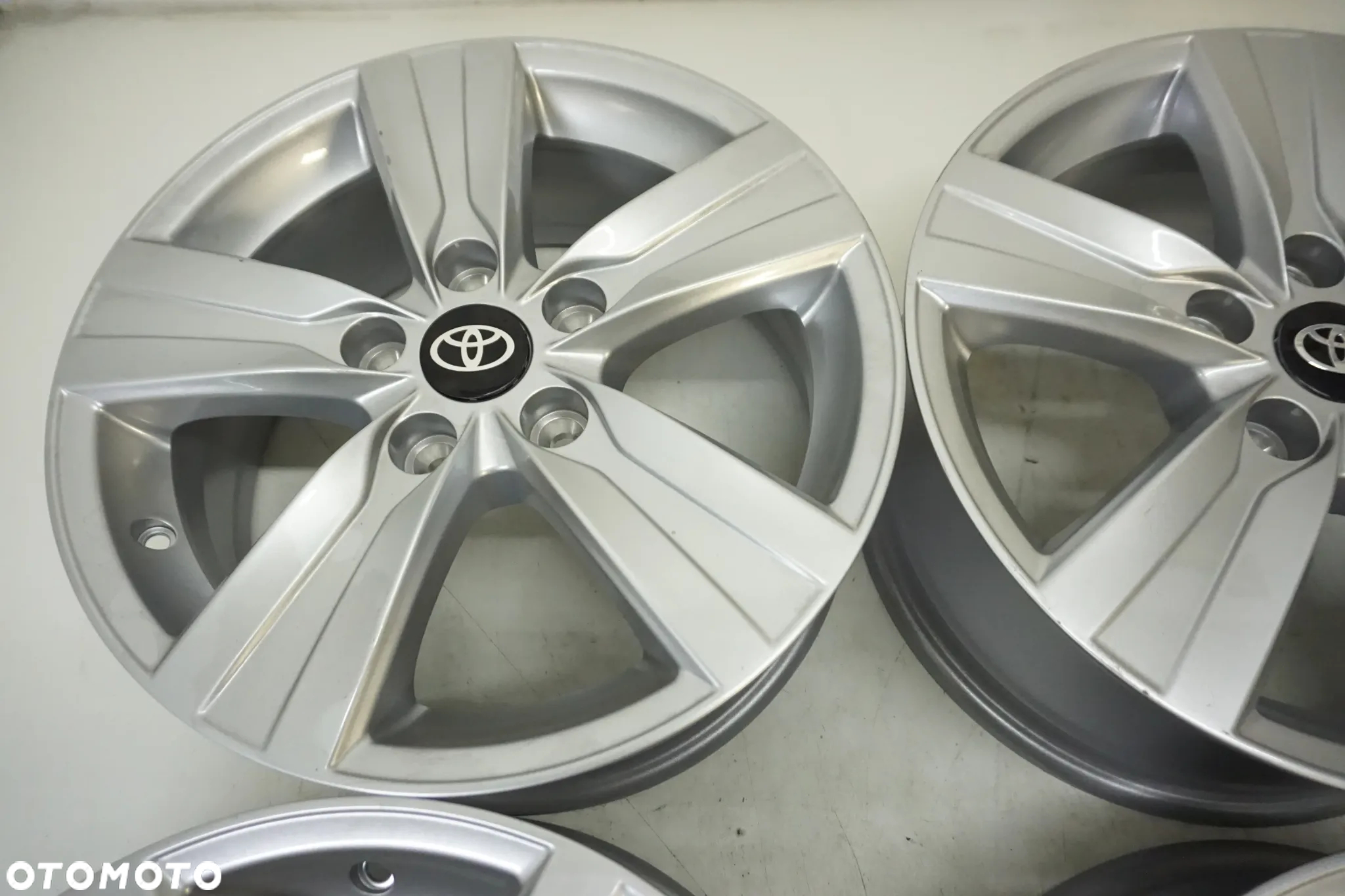 FELGI  ALUMINIOWE 16 TOYOTA CAMRY AURIS AVENSIS COROLLA RAV-4 CH R PREVIA YARIS IV CROSS  5X114,3 - 3
