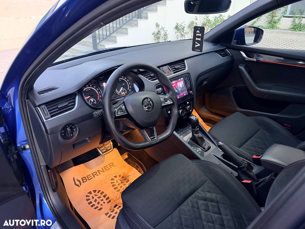 Skoda Octavia 2.0 TDI DSG RS - 11