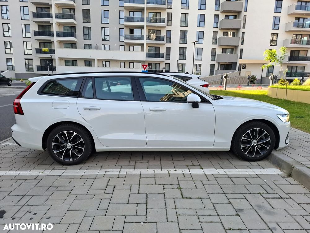 Volvo V60 B4 MHEV AT8 FWD Momentum Pro - 9