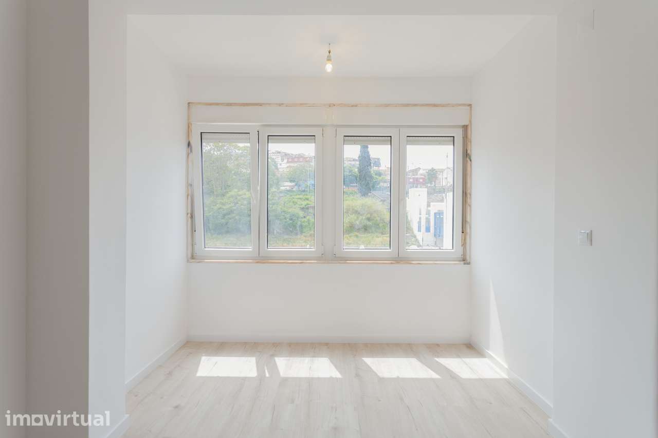 Apartamento T2 Totalmente Remodelado | Pronto a Habitar - Grande imagem: 2/24