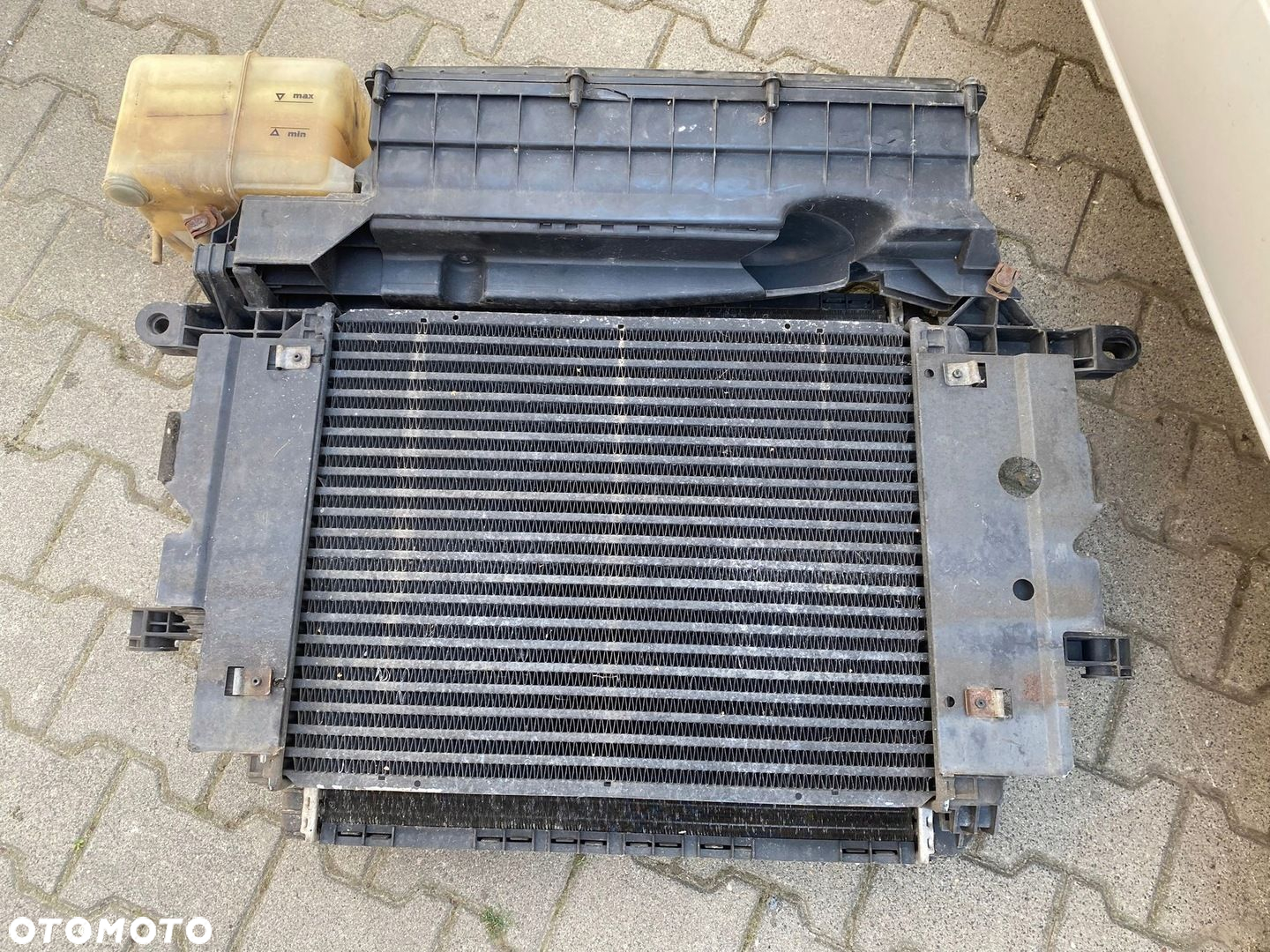 MERCEDES VARIO CHŁODNICA KOMPLET CHŁODNIC A6685000300 - 2