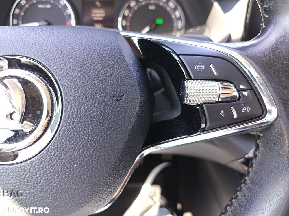 Skoda Octavia 2.0 TDI DSG Ambition - 10