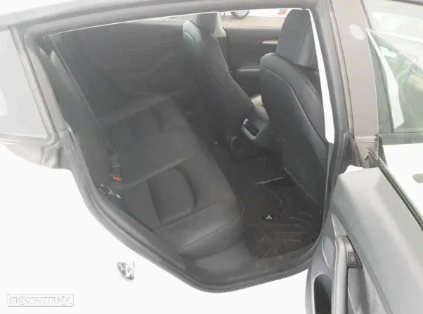 Tesla Model 3 Standard Range Plus RWD - 4