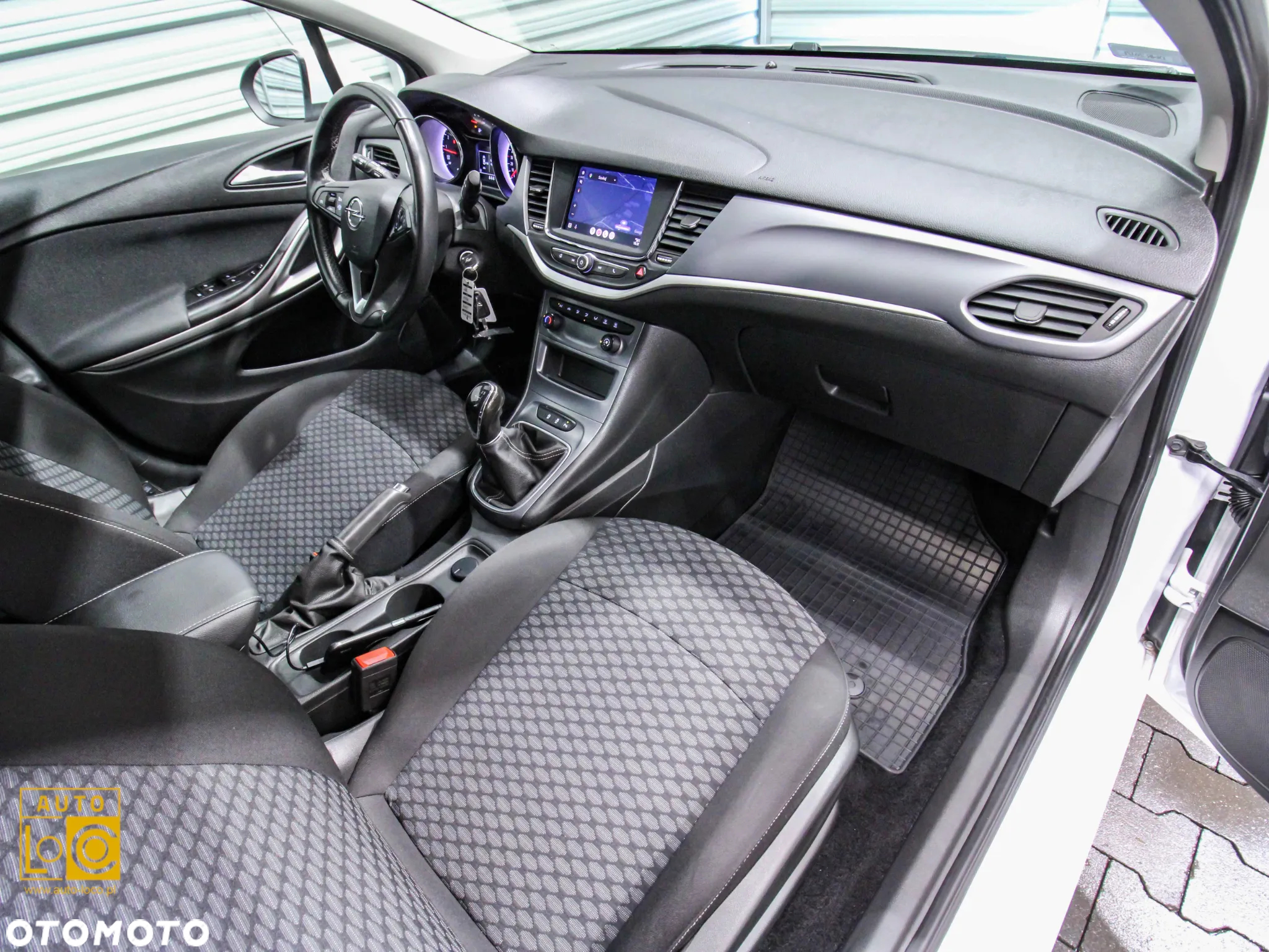Opel Astra V 1.2 T Edition S&S - 8