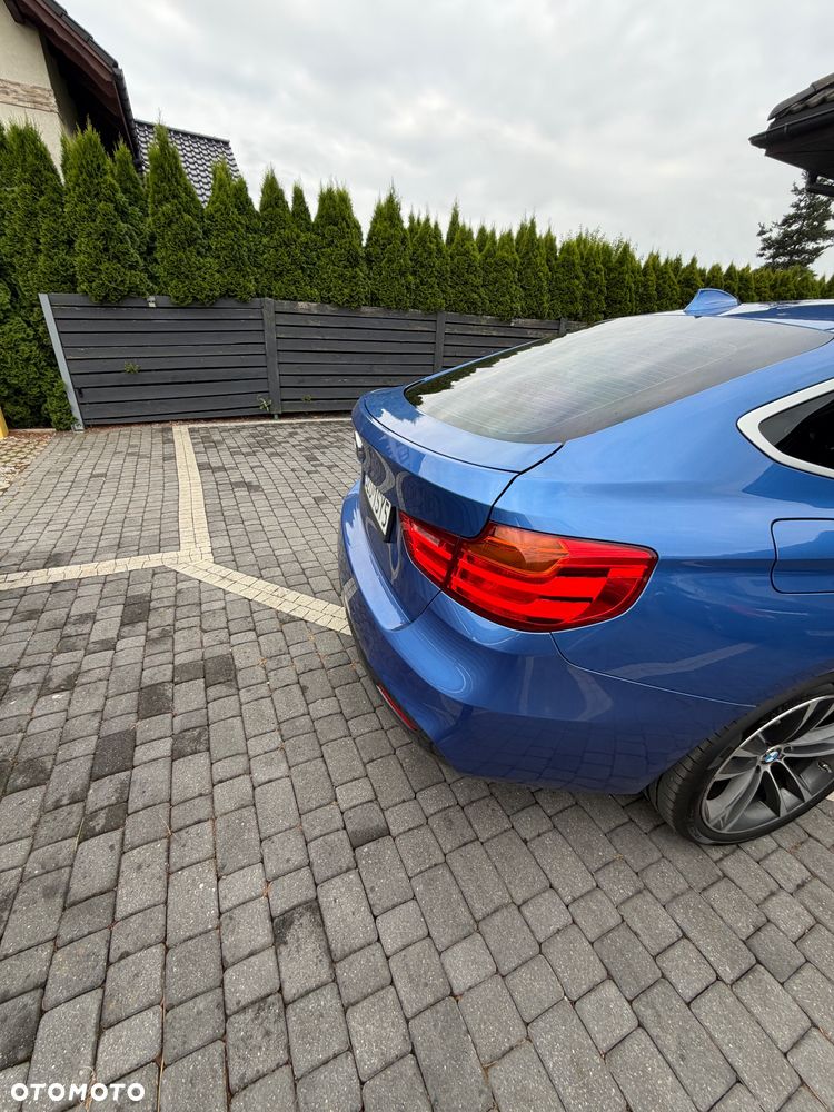 BMW Seria 3 330d xDrive - 4