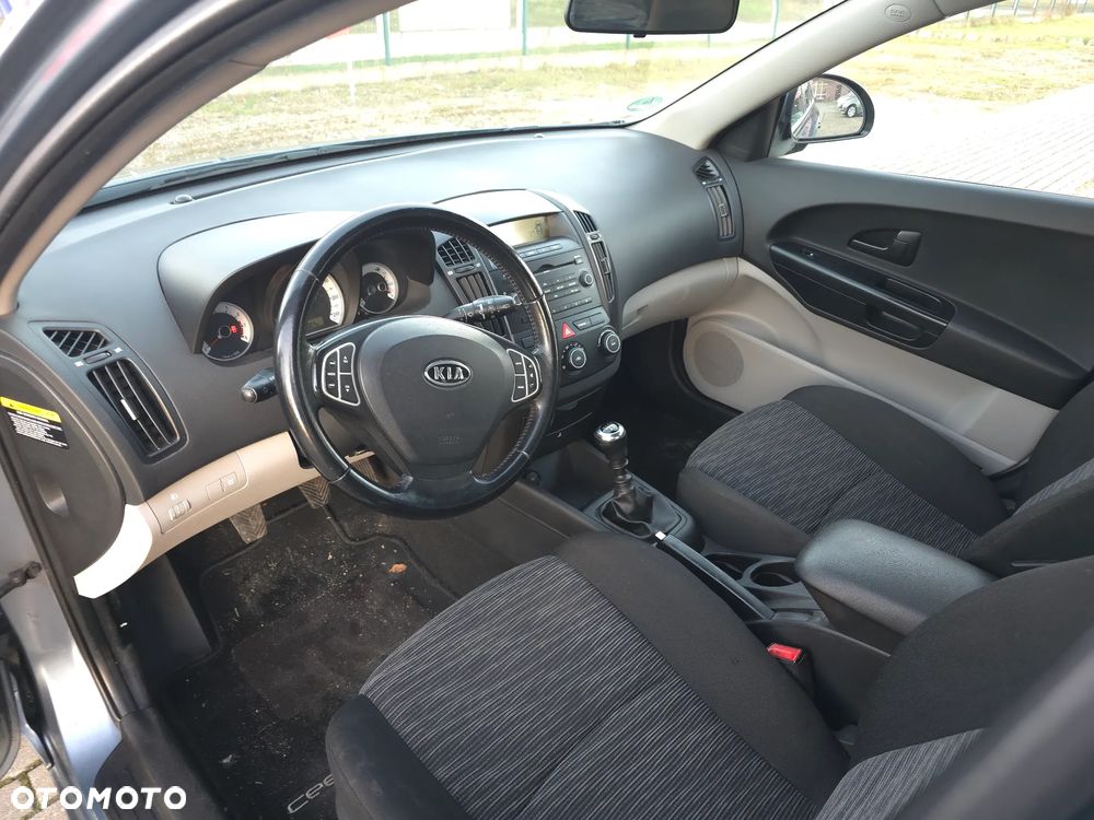 Kia Ceed 1.4 CVVT LX - 18