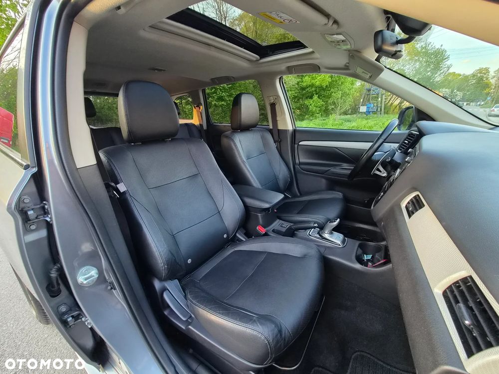 Mitsubishi Outlander - 28