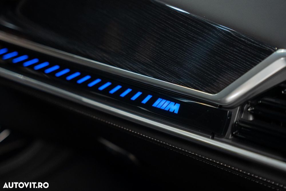 BMW X7 M60i xDrive AT MHEV - 25