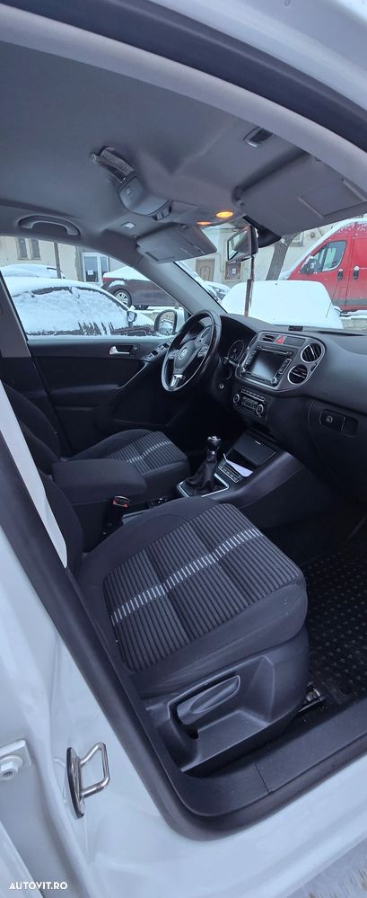 Volkswagen Tiguan 2.0 TDI 4Motion BMT Sport & Style - 18