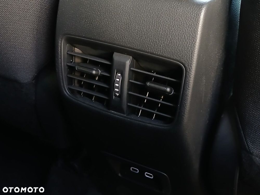 Toyota Corolla Cross 2.0 Hybrid Style AWD - 35