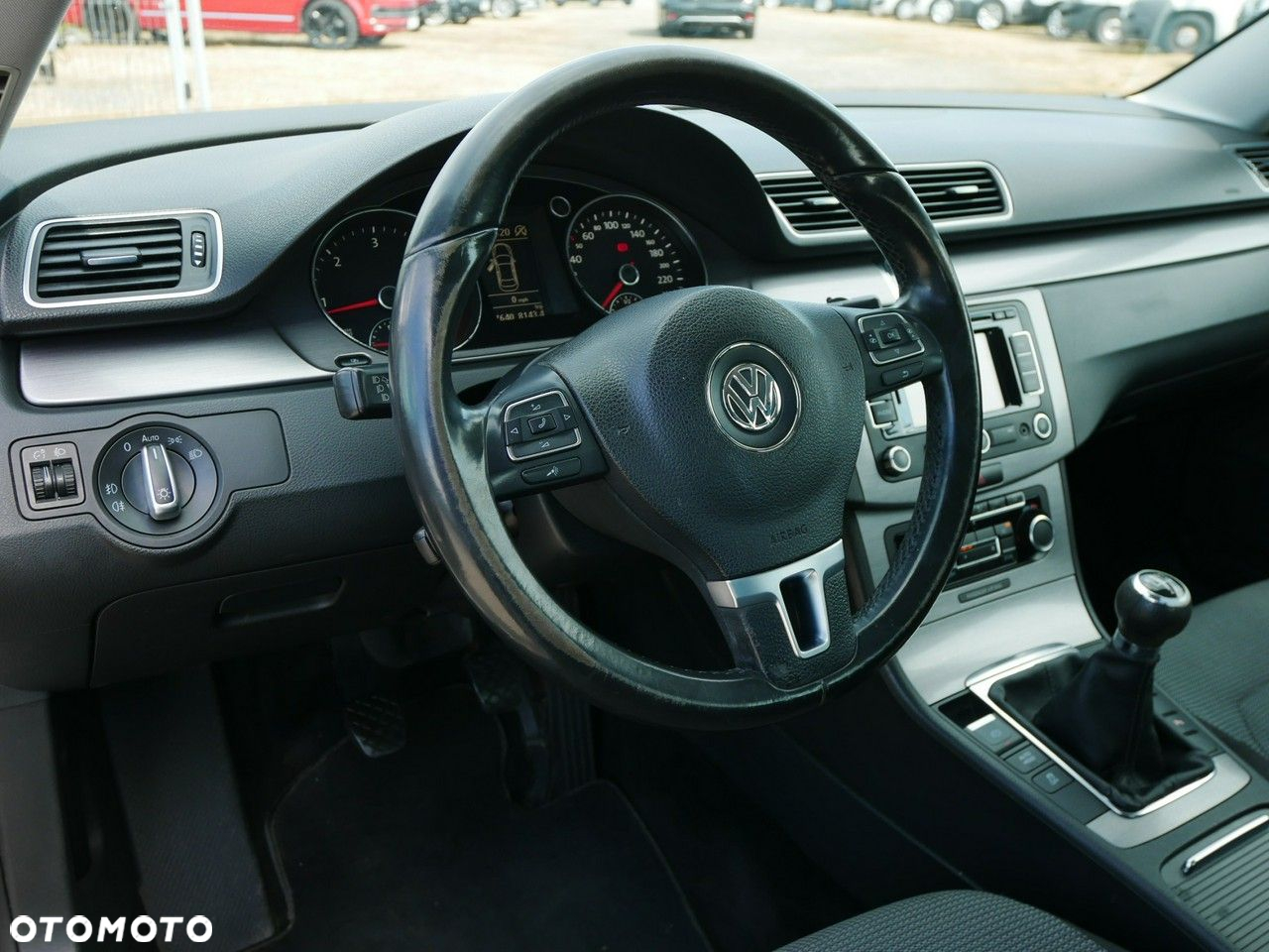 Volkswagen Passat 1.6 TDI DPF BlueMot Comfortline - 13