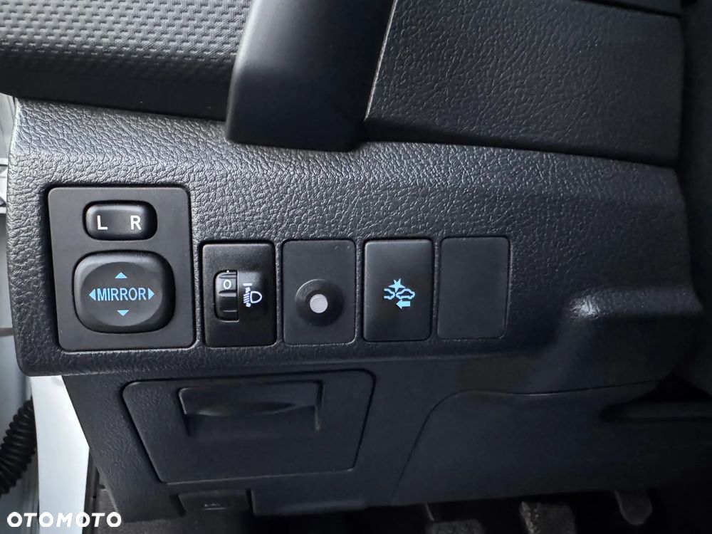 Toyota Auris 1.4 D-4D Premium - 8