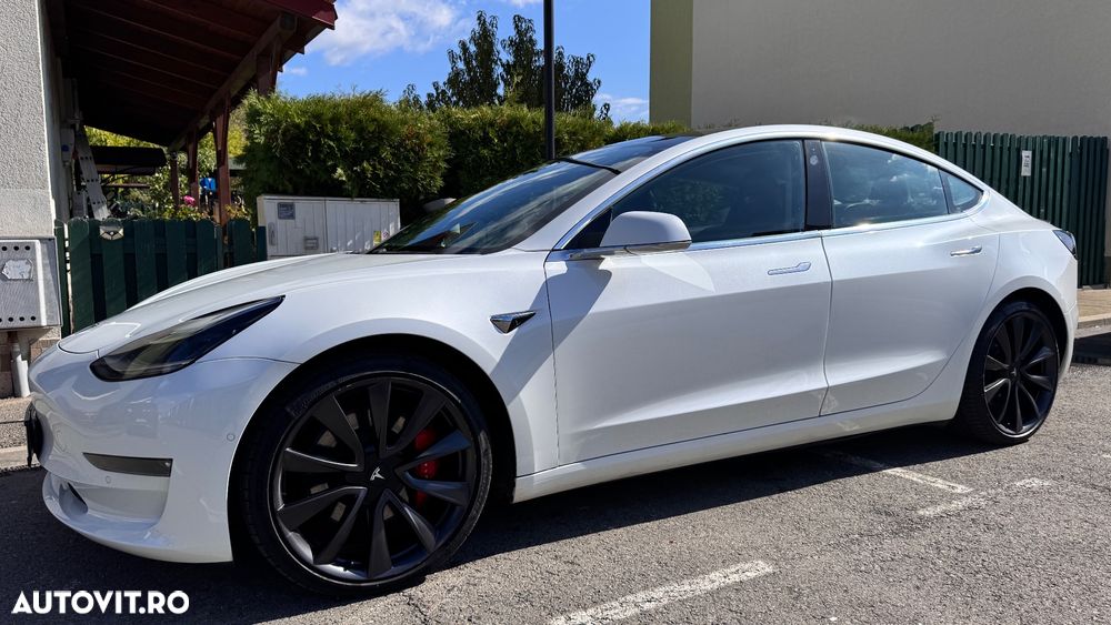 Tesla Model 3 - 13