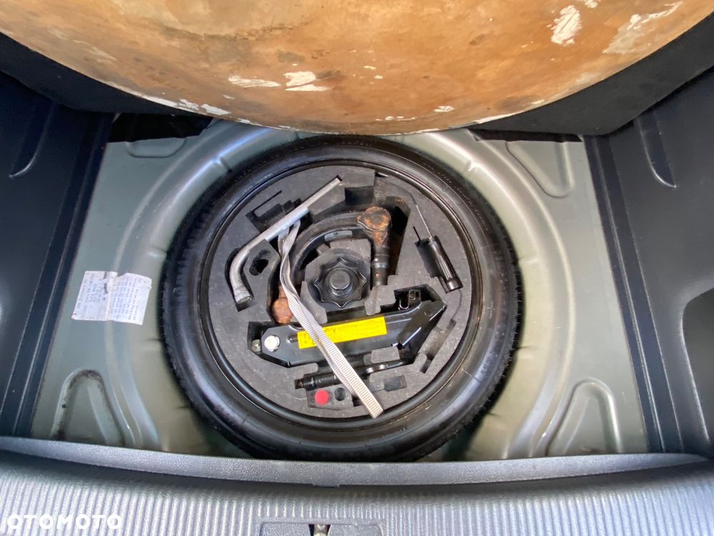 Volkswagen Golf Plus 2.0 TDI DPF Highline - 29