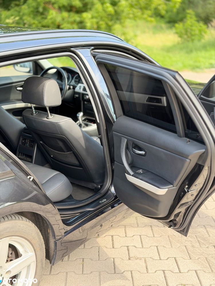 BMW Seria 3 318d - 20
