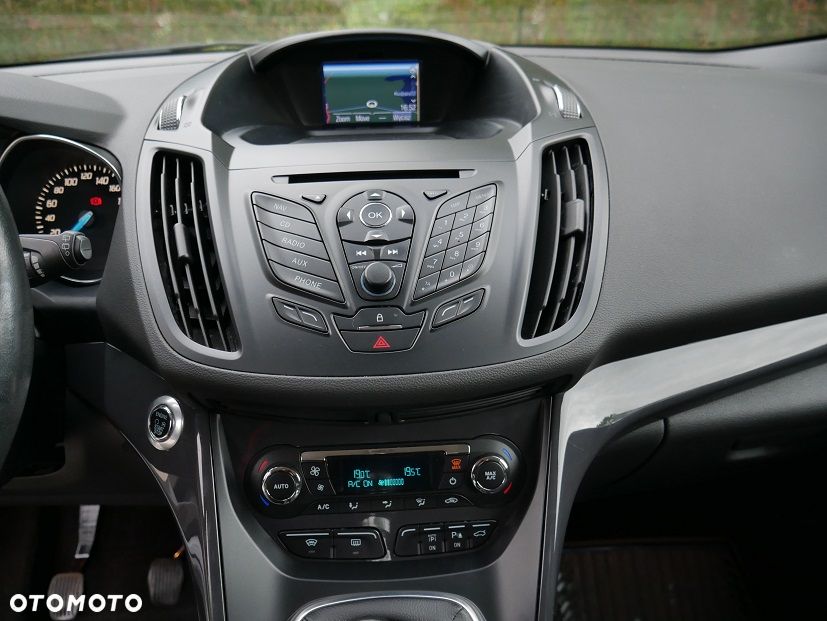 Ford Kuga - 12