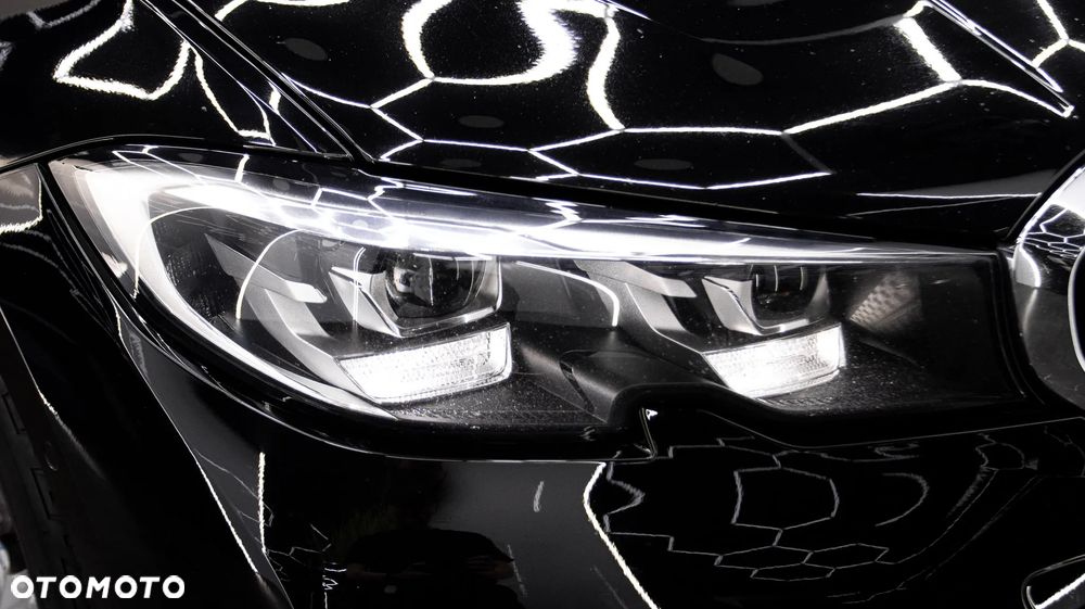 BMW Seria 3 320i - 11