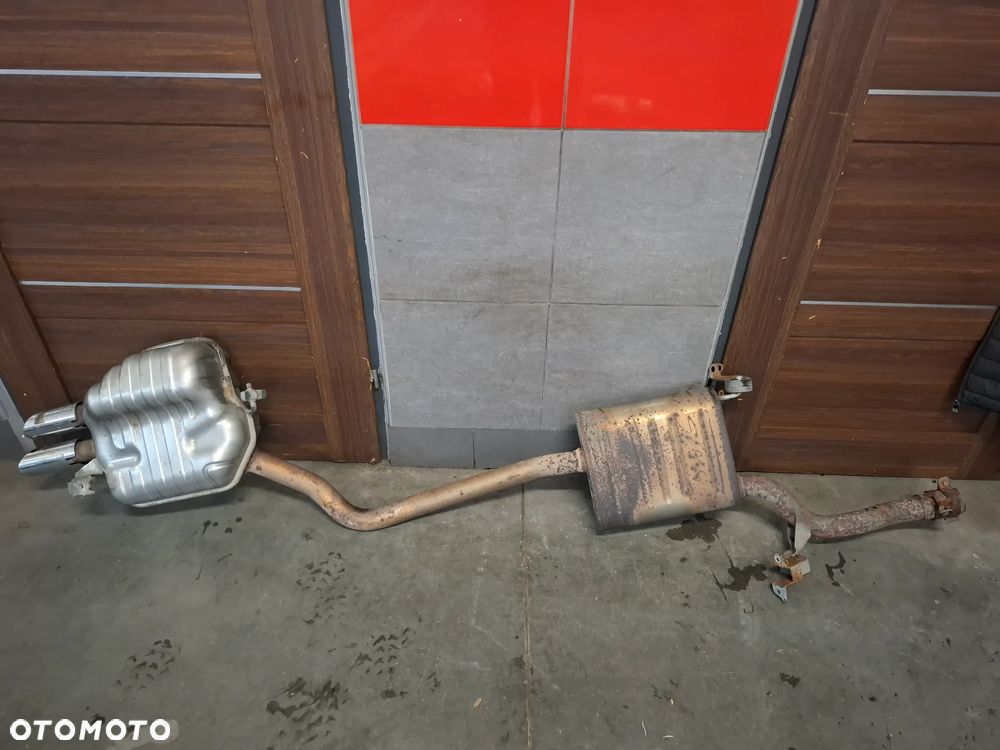 Wydech tłumik Audi A4 B8 A5 8T 2009 rok 1,8TSI nr 8K0253611AH - 1