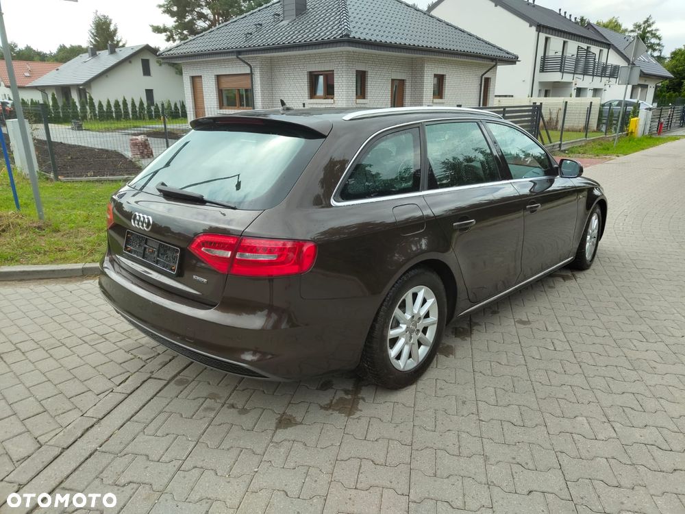 Audi A4 Avant 2.0 TDI DPF clean diesel quattro S tronic S line Sportpaket - 2