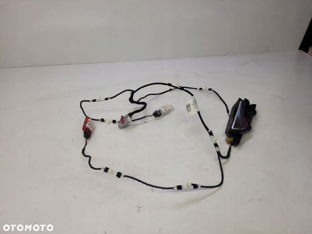 WIĄZKA BOCZKA DRZWI PRAWY PRZÓD AUDI A3 8P 8P3867020A 8P7971036E AMBIENTE