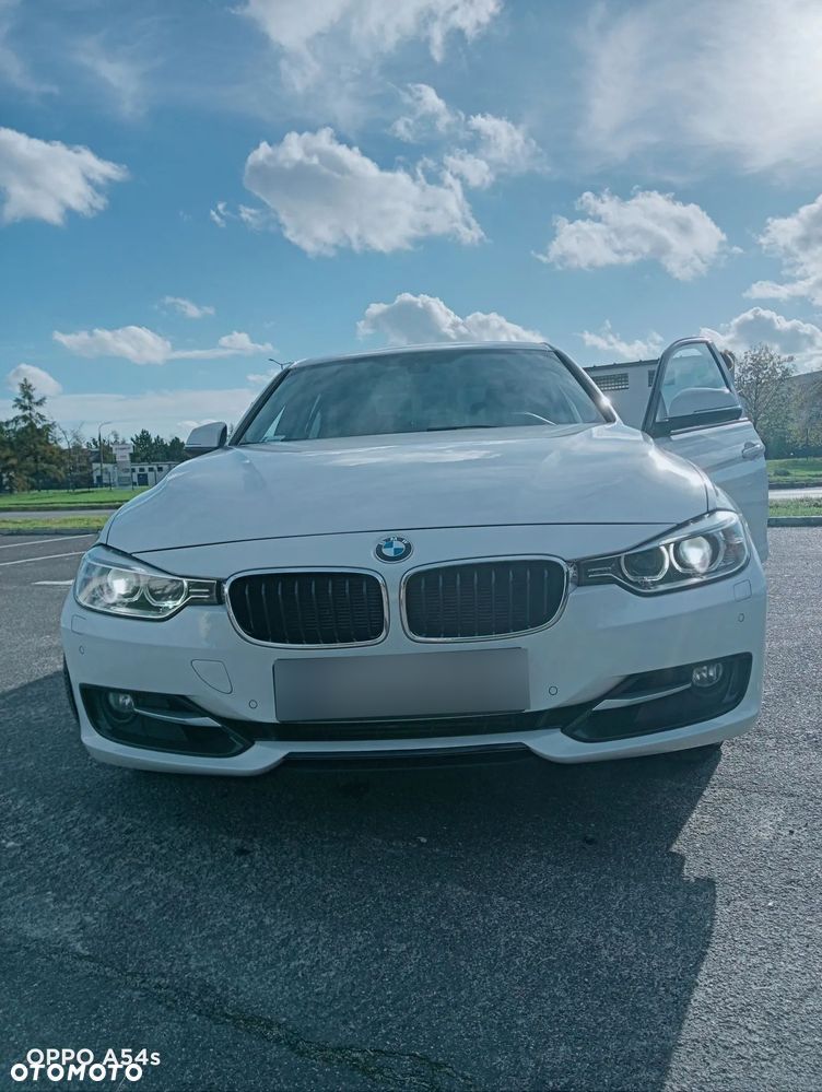 BMW Seria 3 320i Sport Line - 16