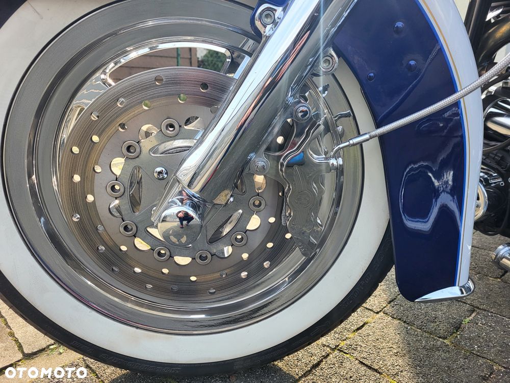 Harley-Davidson Softail Deluxe - 2
