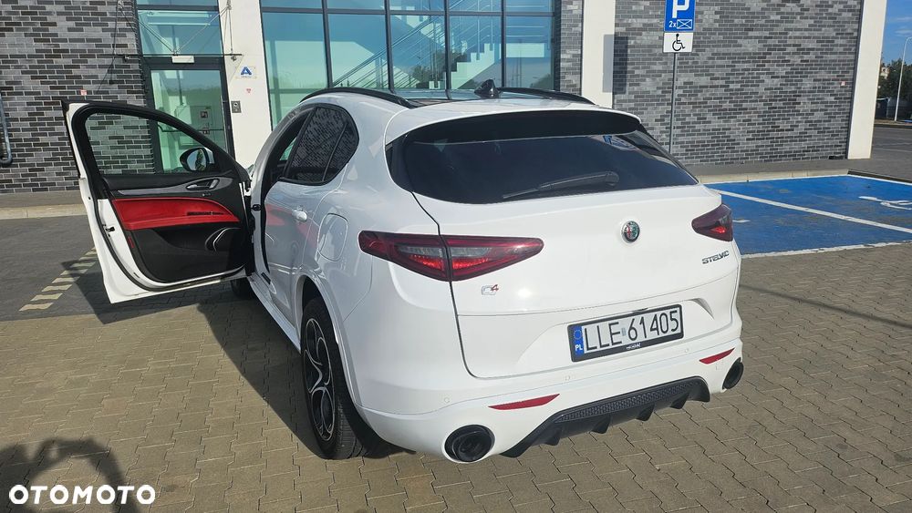 Alfa Romeo Stelvio 2.0 Turbo 16V AT8-Q4 Ti - 11