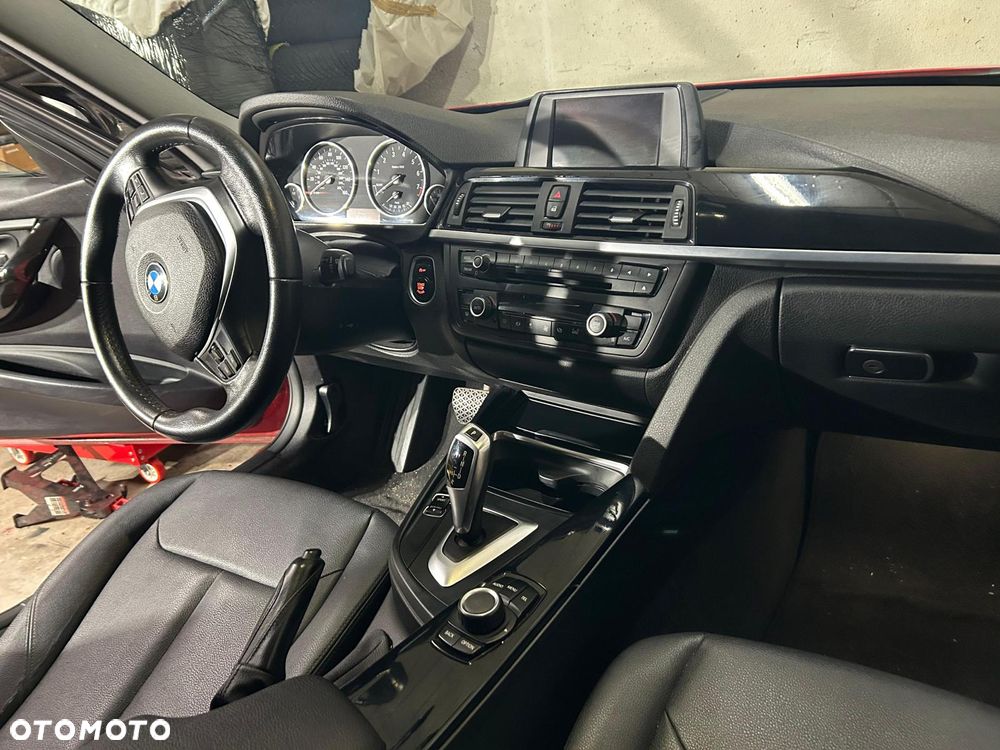 BMW Seria 3 328i - 12