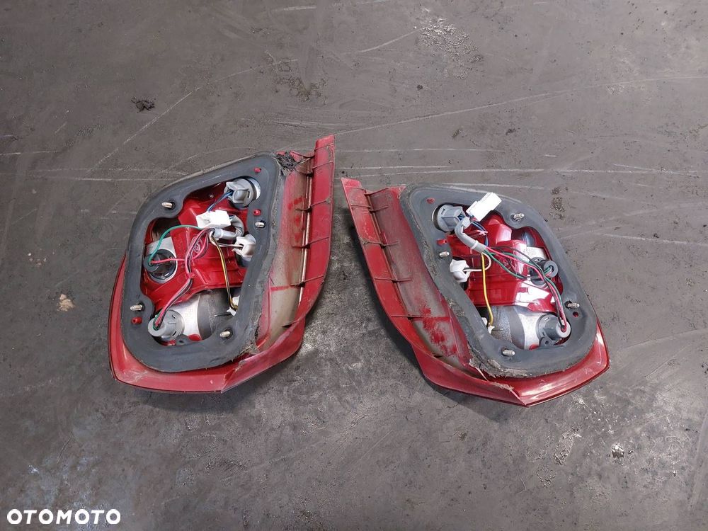 LAMPA PRAWY TYŁ DAEWOO NUBIRA II SEDAN J200 92U - 2