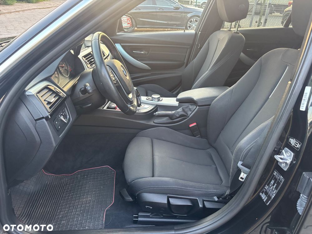 BMW Seria 3 318d Blue Performance Sport Line - 14