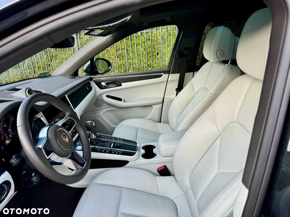 Porsche Macan Standard - 17