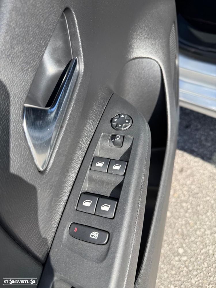 Opel Corsa 1.2 T GS - 17