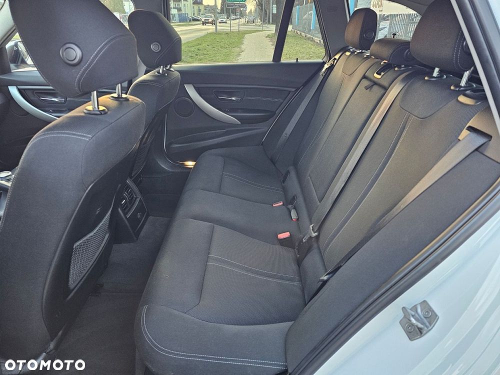 BMW Seria 3 - 16