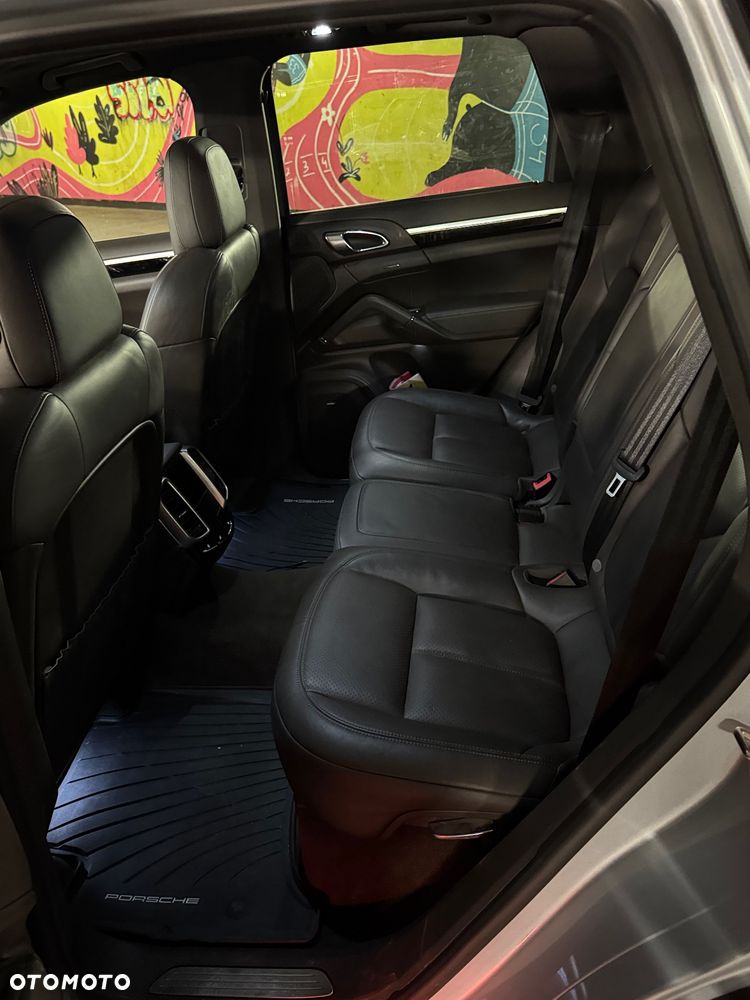Porsche Cayenne Standard - 20