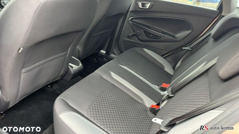 Ford Fiesta - 12