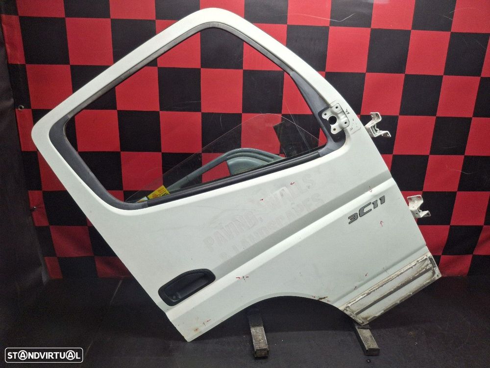 Porta Frente Direita Mitsubishi Fuso
