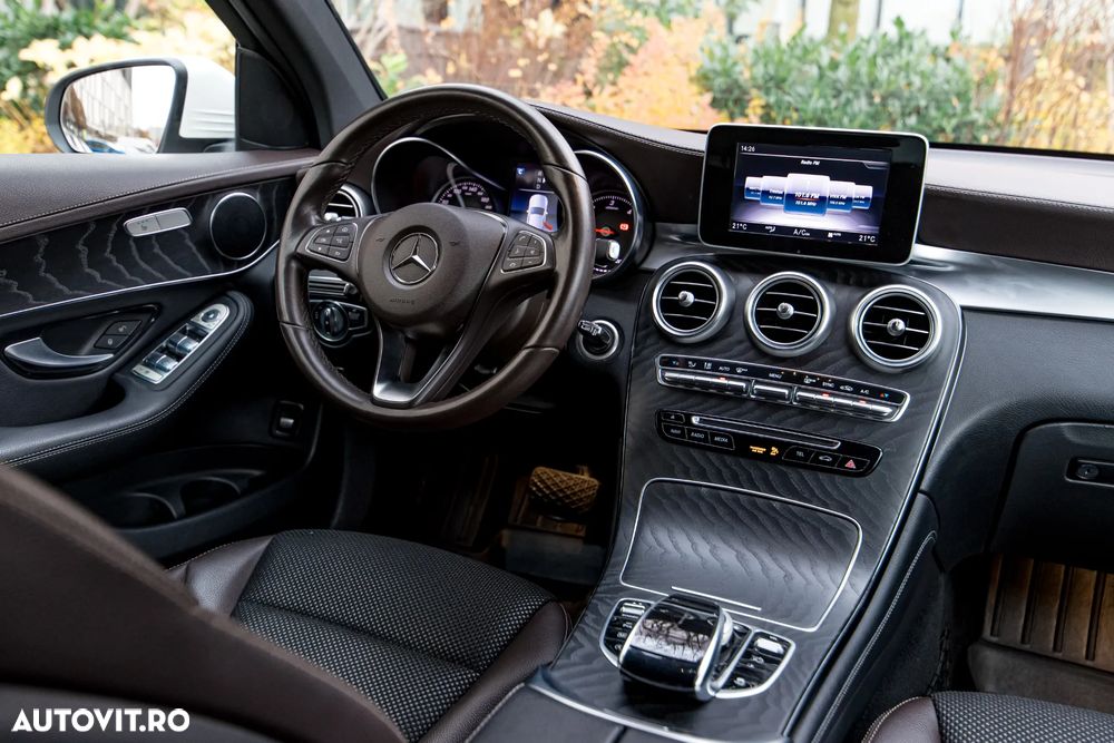 Mercedes-Benz GLC - 32
