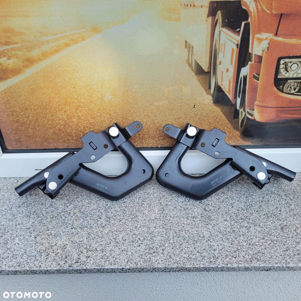 ZAWIAS  NOWY ORYGINAŁ VOLVO FH5 LIFT 24271910/ 24271919 - 2