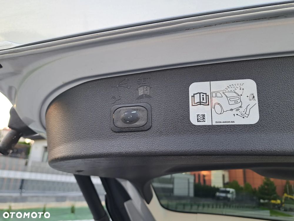 Ford Kuga - 28
