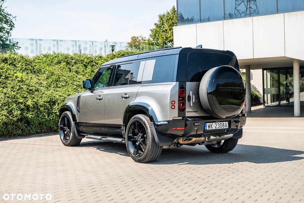 Land Rover Defender 110 D250 X-Dynamic SE - 3