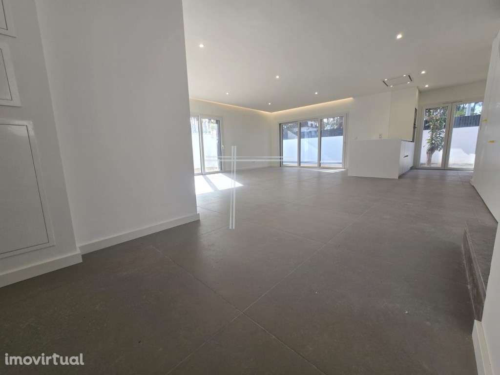 Moradia Isolada com piscina e garagem - Aroeira - Grande imagem: 4/40