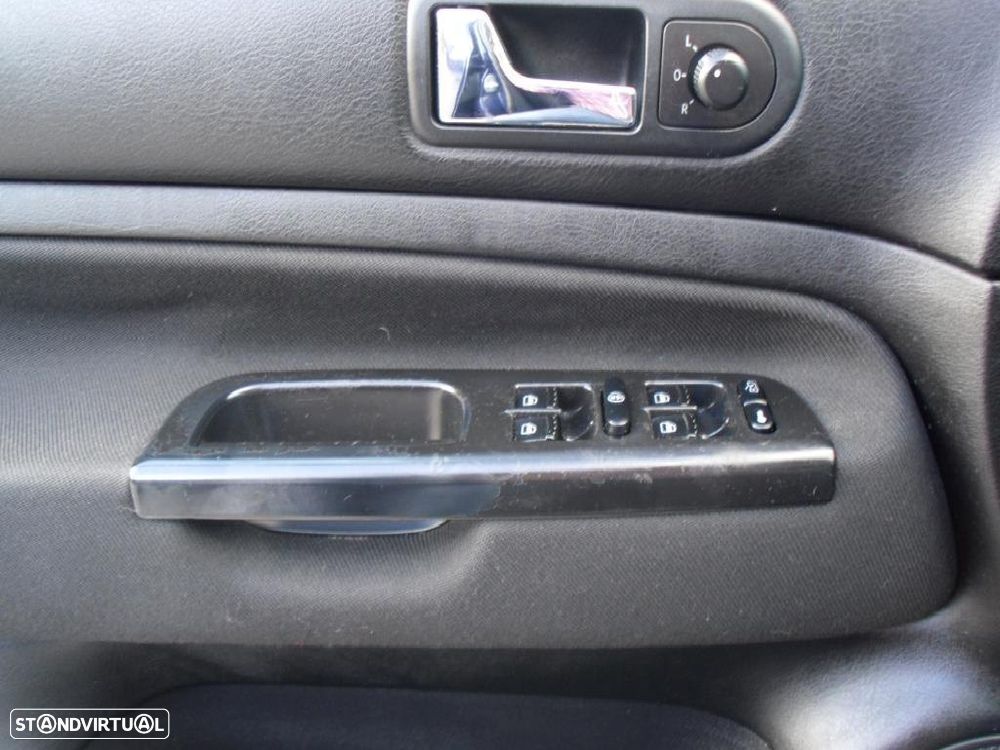 VW Golf 1.9 TDi Highline - 4