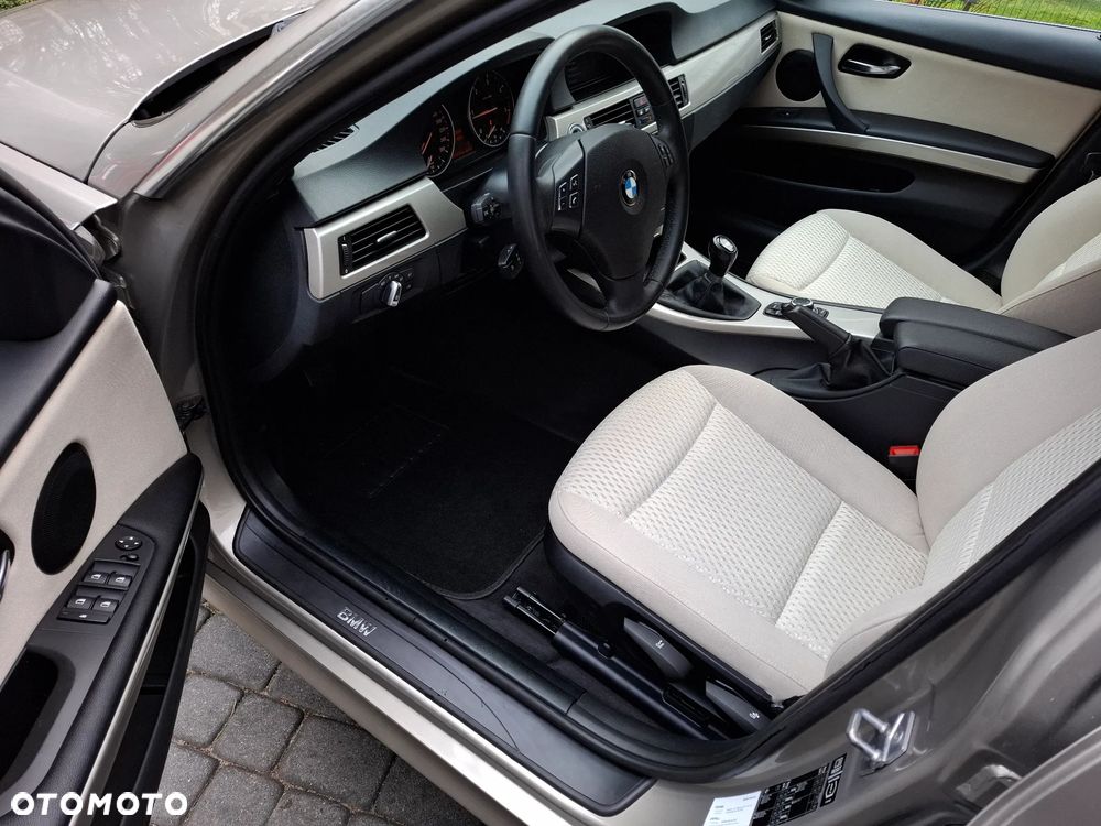 BMW Seria 3 318d DPF Edition Exclusive - 9