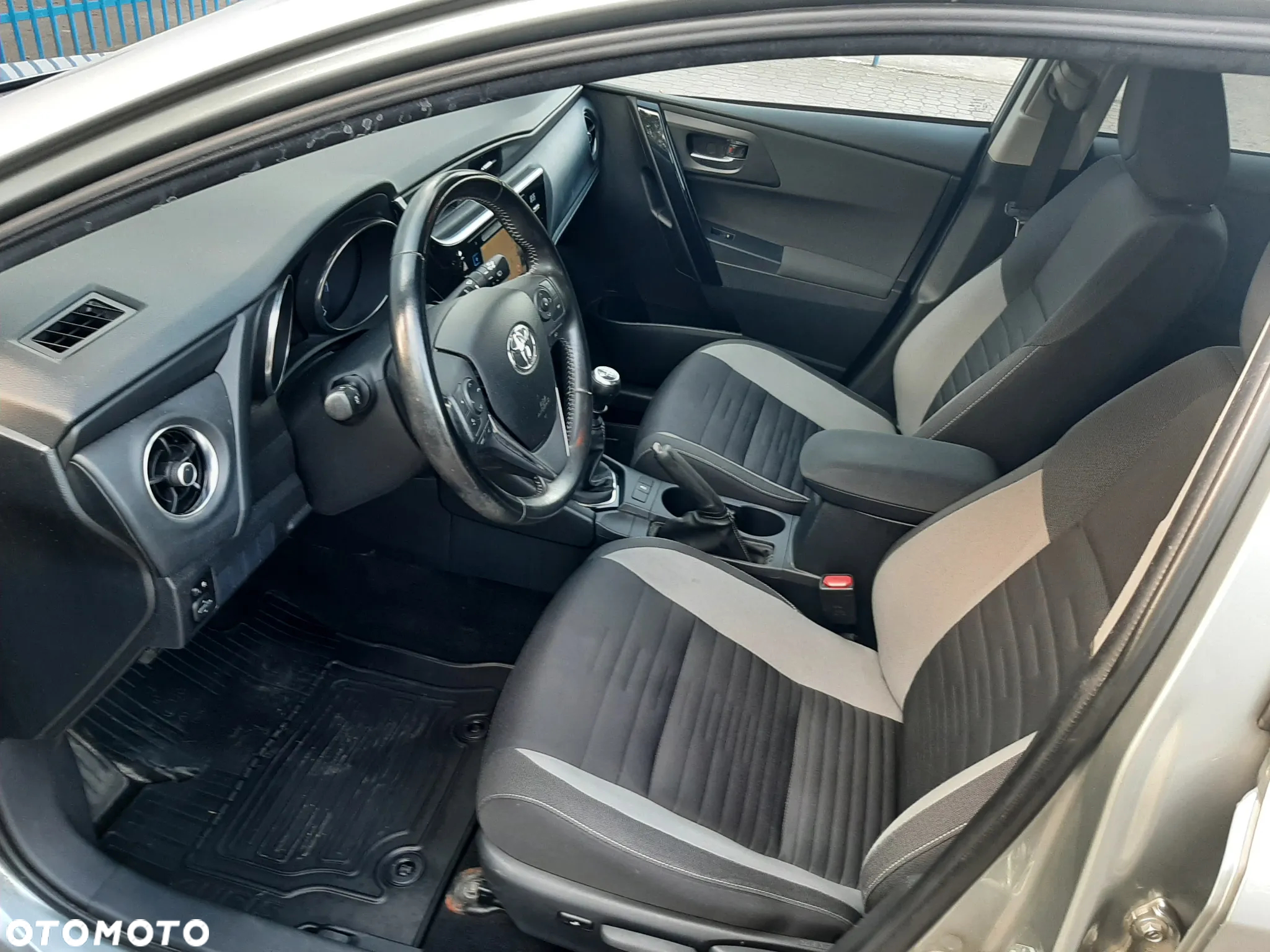 Toyota Auris 1.6 Comfort - 10