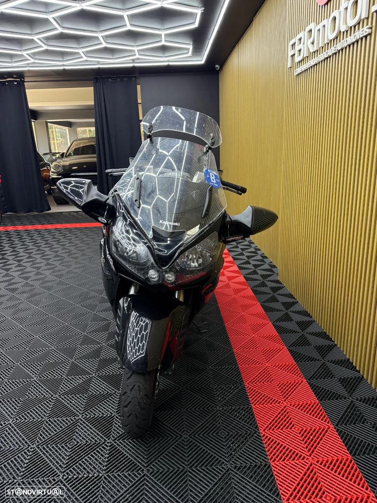 Kawasaki GTR 1400 - 5