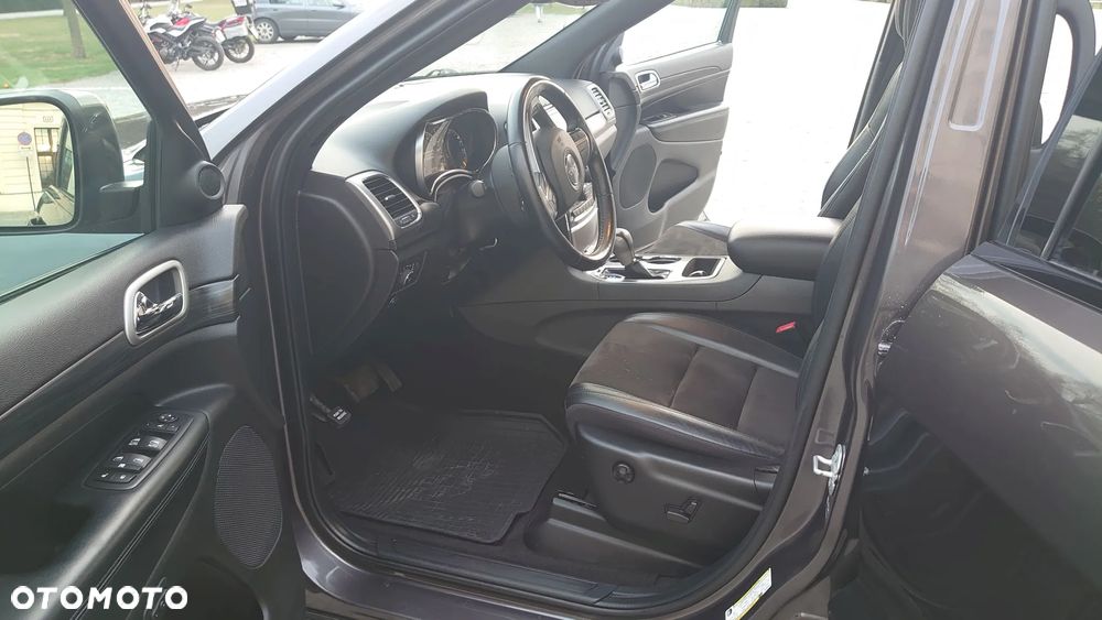 Jeep Grand Cherokee - 20