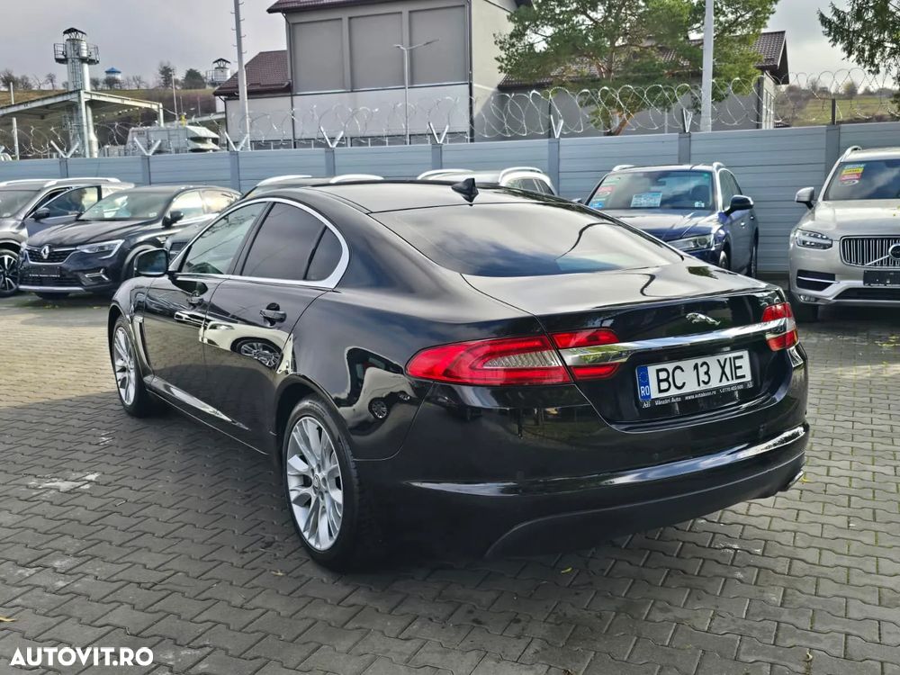 Jaguar XF 2.2D Portfolio - 3
