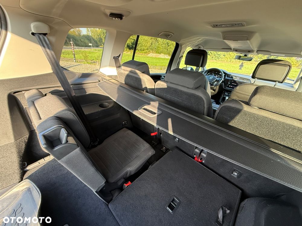 Volkswagen Touran - 17