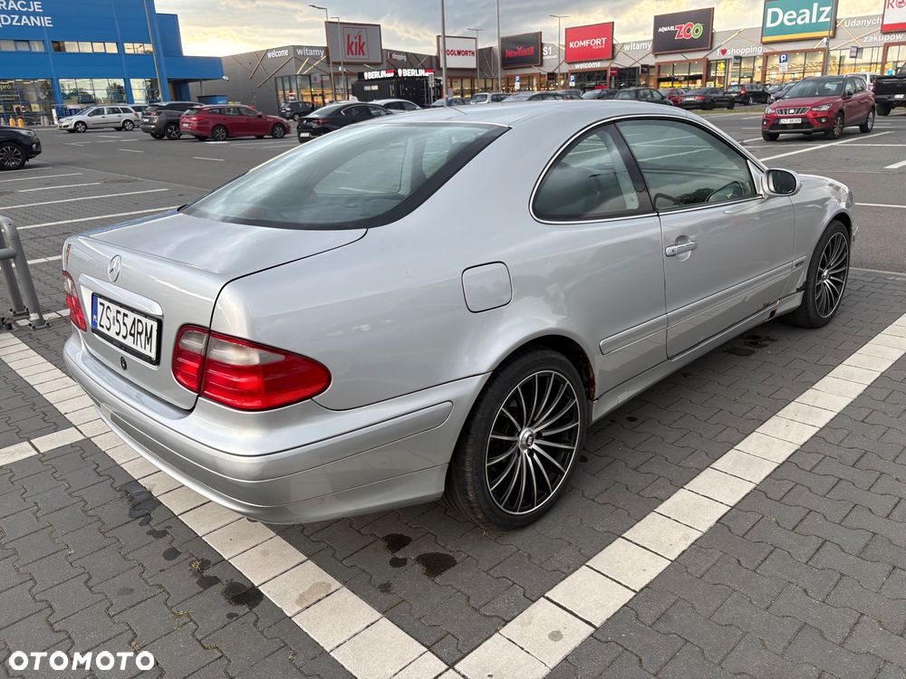 Mercedes-Benz CLK - 11